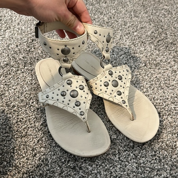 Vera Wang Ivory studded leather gladiator sandal size 7.5 - Picture 2 of 4